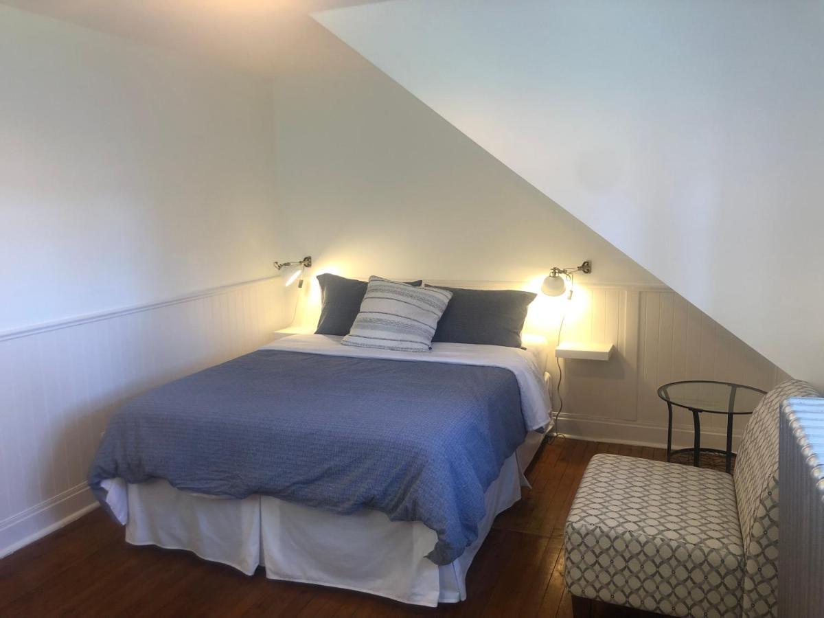 Auberge La Maison Bellemare Bed & Breakfast Saint-Jean-des Piles Exterior photo