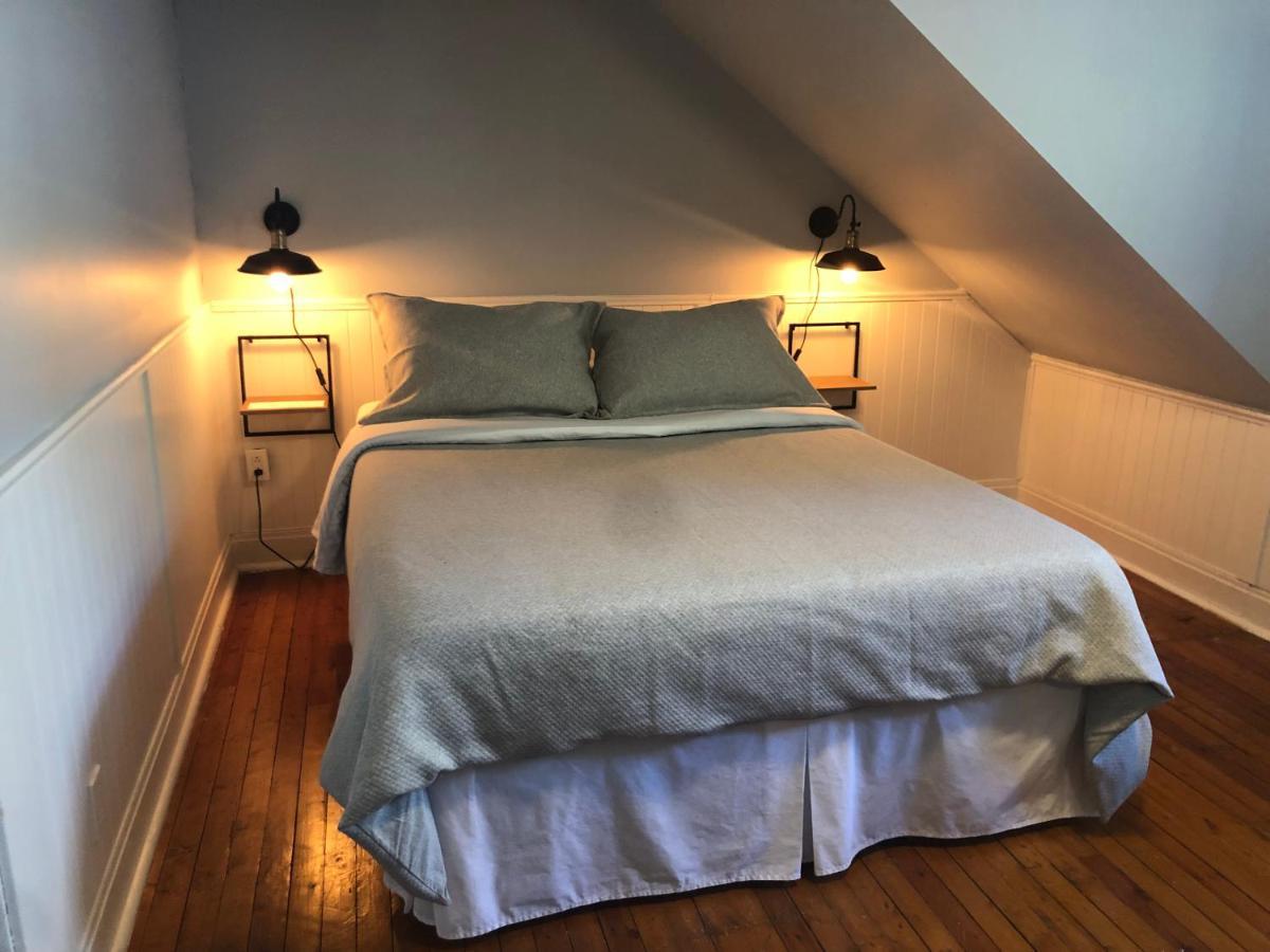 Auberge La Maison Bellemare Bed & Breakfast Saint-Jean-des Piles Exterior photo
