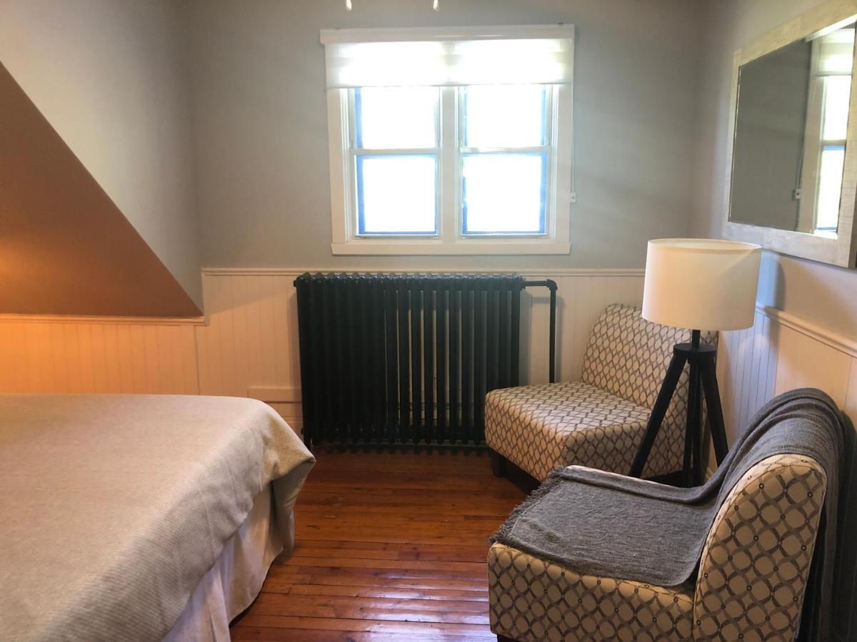 Auberge La Maison Bellemare Bed & Breakfast Saint-Jean-des Piles Exterior photo